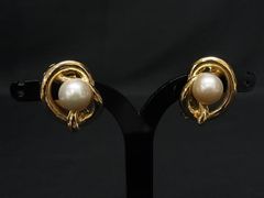 ■美品■ BALMAIN バルマン パール クリップ式 イヤリング アクセサリー レディース ゴールド系 ジュエリー 普段使い 中古 DP9651