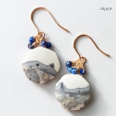 No.600✨天然石✨マザーオブパール×クォーツァイトのカービングピアス No.600✨天然石✨マザーオブパール×ピンククォーツァイトのフラワー