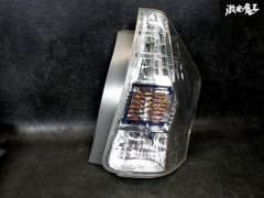 ヴォクシー 後期 ZRR70右 テールライト LED テールランプ 28-220