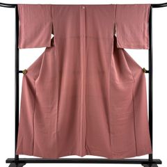 色無地 身丈153cm 裄丈64cm M 袷 地紋 濃ピンク 正絹 優品 一つ紋 【中古】