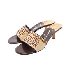シャネル CHANEL ミュール ロゴ ベージュ レザー ミュール レディース Used B