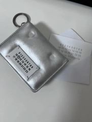A様専用 Maison Margiela 18SS ⑪ アクリル樹脂キーホルダー - メルカリ