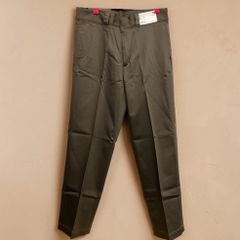 F-015-738　未使用  UNIQLO　コットンストレートパンツ　ユニクロ  ダークブラウン色   サイズ38（ウエスト76cm、ヒップ101cm）のコットンストレートパンツ