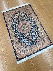 希少商品】※残り3点※モリヨシ ラグ 絨毯 クム 70×120cm - メルカリ