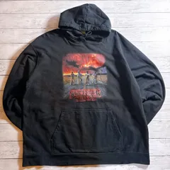 【人気デザイン】STRANGER THINGS HOODIE ストレンジャーシングス ブラック Hawkins グラフィック プリント パーカー 古着 #S6315