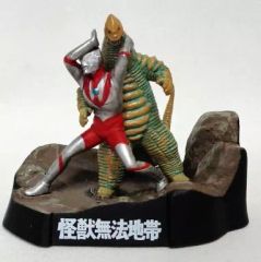 専用】ウルトラ怪獣名鑑(完) 「ピラミッドは超獣の巣だ