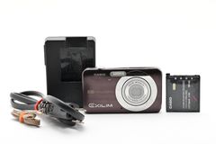 ☆美品☆Nikon COOLPIX S3700 シルバー Wi-Fi搭載でスマホ転送楽々