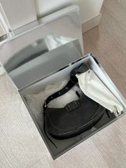 大峡製鞄 枕ポーチ 美品used - メルカリ