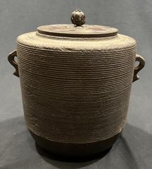 【定慶作】古鉄 糸目筒釜 銅蓋 梅摘み 鬼面鐶付 鉄釜 水指 茶道具 骨董 古美術 時代物 工芸品 煎茶道具 抹茶 湯沸かし 風炉 炉 銘入 JOKEISAKU