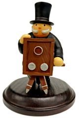 Ghibli Museum Exclusive Friday Uncle "Studio Ghibli" Painted Finished Product