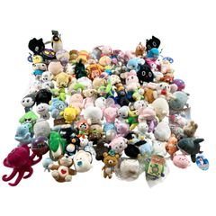 Approximately 100 mini plush toys and mascots, including anime characters. Sanrio, Disney, Winnie the Pooh, Chiikawa, Rilakkuma. Sold as-is.