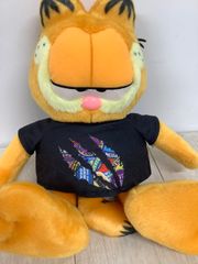 T8 ガーフィールド ぬいぐるみ アメリカ雑貨 インテリア 黒いTシャツ 全長約30㎝