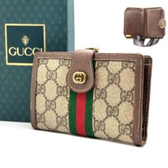 品格を纏う洗練された佇まい】 GUCCI チェーンウォレット 長財布