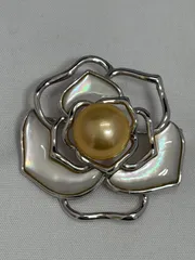 白蝶真珠 マザーオブパール SILVER ブローチ 12.5mm