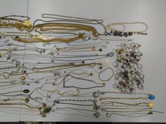 アクセサリーまとめ売り　 遺品、整理品、ジャンク品　約12.2kg 遺品整理 生前整理 アクセサリーまとめ売り 約2.5kg - メルカリ