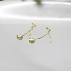 耳元を涼やかに魅せる レモンクォーツしずくチェーンピアス ゴールドウェーブ 大ぶり 全長6.8cm 天然石 カット加工