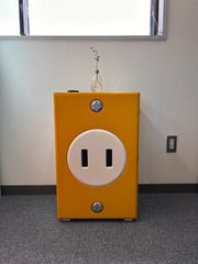 アウトレット特別価格 ロボット型卓上収納 ピコ イエロー - メルカリ