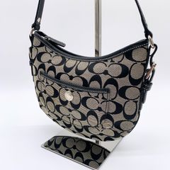 COACH コーチ ショルダーバッグ ワンショルダー ホーボー キャンバス生地 シグネチャー 総柄 ブラック 黒色 1467