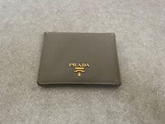 ⭐︎ PRADA（プラダ）サフィアーノレザー 二つ折り財布 コンパクトウォレット