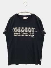 FILA フィラ Tシャツ/カットソー L ブラック ドット柄 前面プリント バックプリント ブランドロゴ 半袖 ミドル丈 クルーネック(丸首) メンズ レディース
