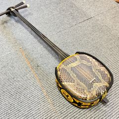 伝統工芸】沖縄 三線 蛇皮 本格派 琉球 和楽器 - メルカリ