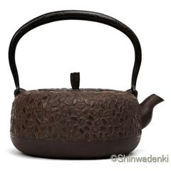 南部鉄器 鉄瓶 岩戸賢一郎作 平丸小桜 1.2L 内面漆焼付・酸化被膜仕上 MT-297