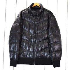 ユニクロ UNIQLO PREMIUM 両袖先/裾部リブ仕様 ジップアップ ダウンジャケット XL 光沢ブラック 秋冬対応 317-052969 6TI082 【送料無料】【中古】【メンズビジネス】202609