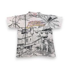 90s パイレーツオブカリビアン ディズニー 総柄 ビンテージ Tシャツ USA製 Disney pirates of Caribbean 半袖 古着 y2k シングルステッチ カリブの海賊 d-000019