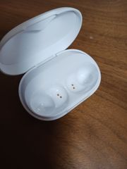 正規品）Apple AirPods 第4世代 充電ケースのみ ノイキャン無し - メルカリ