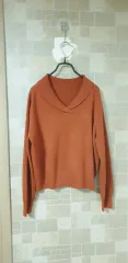 レディース オレンジ Vネック ニット (新品)