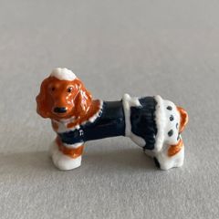 ダックスフンドのフェーブ（メイド風ドレス）／犬／フランス雑貨／陶器ミニチュア／ブロカント／ヴィンテージ／蚤の市／幸運の小さな陶器