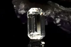 【1点物】AAA☆無色透明の輝き ダンビュライト 9x5mm ルース パワーストーン 天然石 _PD5113