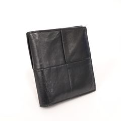 3日以内返品可 美品 BOTTEGAVENETA ボッテガヴェネタ カセット レザー コンパクト ウォレット - 二つ折り財布 ブラック ラムスキン カーフレザー メンズ