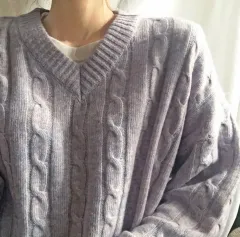 ライトパープル ケーブル編み Vネック ニット