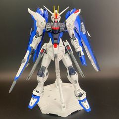 ガンプラ 未検品 고장·부품용 、キズ、ほこり、汚れ多数、欠品多数、自立不可、状態難あり MG 1/100 フリーダムガンダム Ver.2.0 組立済みMG HG ガンダム 3386