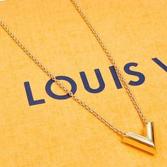 【美品】LOUIS VUITTON　ルイヴィトン　ネックレス　エセンシャル V　ゴールド　アクセサリー　ヴィトン　ブランドアクセサリー　LV