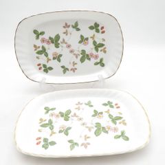 美品 WEDGWOOD ウェッジウッド ワイルドストロベリー スパイラルトレイ 2枚 ペア 20cm スクエアプレート SM6226K2 