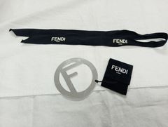 Y FENDI フェンディロゴ入りリボン＆メタル風チャーム