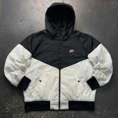 105 NIKE リー リバーシブル ウィンドランナー アウター