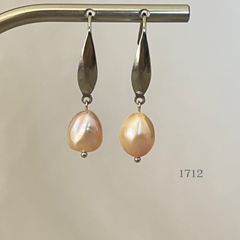 天然色コーラルピンク　バロック淡水パール　ニュアンス　ピアス　・・✽・・　〈ウェディング　結婚式　真珠　サージカルステンレス　フック〉
