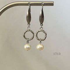 バロック淡水パール＆リース　ピアス　・・✽・・　〈真珠　サージカルステンレス　ニュアンス〉
