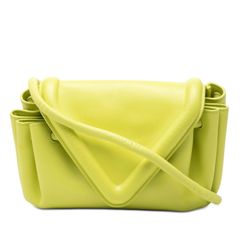 ボッテガヴェネタ ビーク スモール トライアングル フラップショルダーバッグ ネオンイエロー レザー レディース BOTTEGAVENETA【1-0266303】