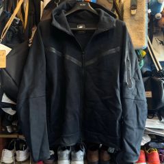 ナイキ テックパック フードジップアップ ブラック XL