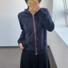 Tommy Hilfiger トミーヒルフィガー スモールロゴ ネイビー フードジップアップ