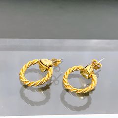 【フープモチーフ】フープピアス ツイストデザイン ゴールド 上品 華やか レディース