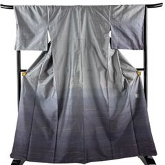 【美品】 付下げ 身丈164.5cm 裄丈68cm L 袷 漢方草木染 紬地 横縞 灰色 正絹 逸品 【中古】