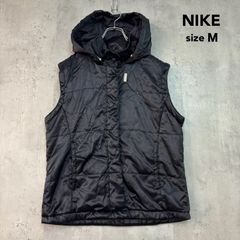 NIKE ナイキ M フード付き パディングベスト 中綿ベスト ブラック フーディー ジップアップ アウター ジャケット ブルゾン スウッシュ ロゴ ワンポイント スポーツ 防寒 ノースリーブ ナイロンジャケット ★ ■◇ ◇■