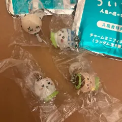 ちいかわ 人魚島の秘密 めじるし チャーム キーホルダー ちいかわ + ハチワレ + くりまんじゅう + ラッコ まとめ 未開封 新品