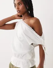 エイソス レディース トップス Tシャツ ASOS DESIGN off shoulder top with scallop trim edge and frill hem detail WHITE