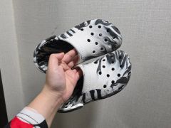 クロックス 靴 出品
